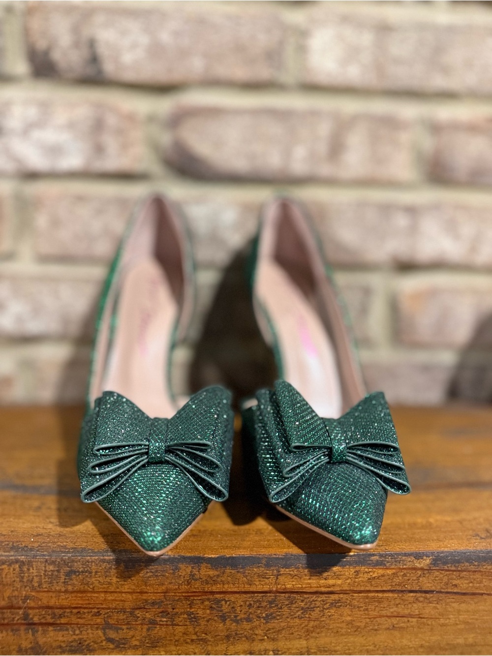 Betsey Johnson Emerald Green sparkly Pointed-Toe Bow heels - Picture 3 of 5